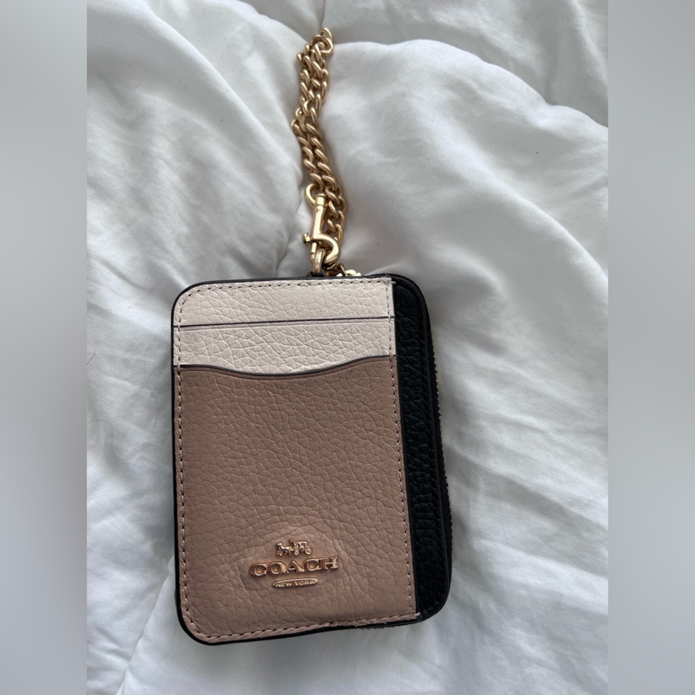 Coach Women's tri-colour Card Holder with Gold Chain - Picture 1 of 3